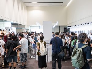 前年比＋40%で2万人超を動員：東京カメラ部 2025写真展『つながる世界。』を開催しました