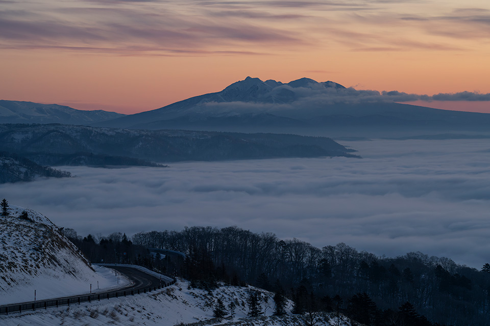 美幌町・美幌峠の「冬の雲海と日の出」の作品