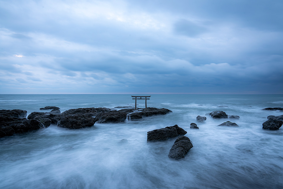「大洗磯前神社の朝陽」の作品
